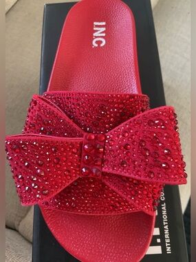 NIB I.N.C. Rhinestone Bow Pool Slides